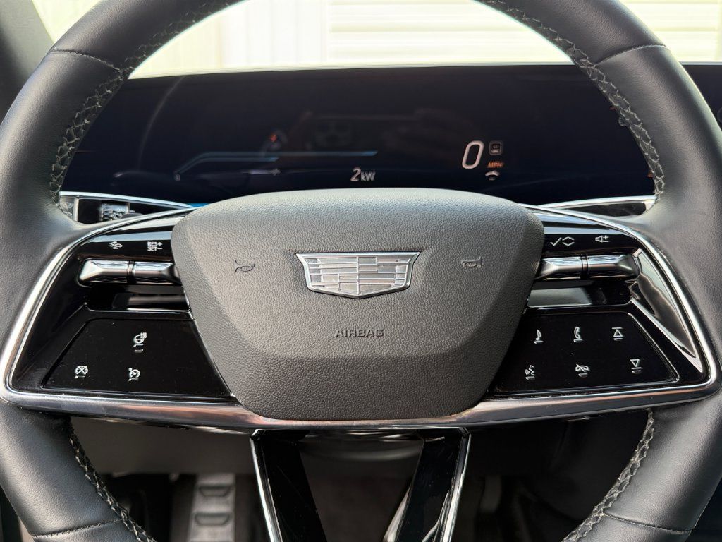 Used 2024 Cadillac Lyriq Luxury AWD/4WD image 21