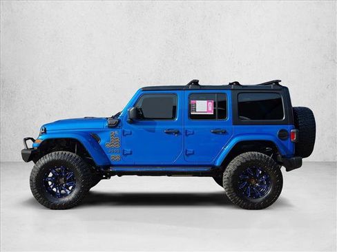 Used 2024 Jeep Wrangler Unlimited w/ Convenience Group AWD/4WD image 8