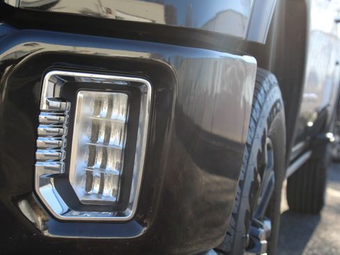 Used 2023 GMC Sierra 2500 Denali w/ Denali Black Diamond Edition image 75