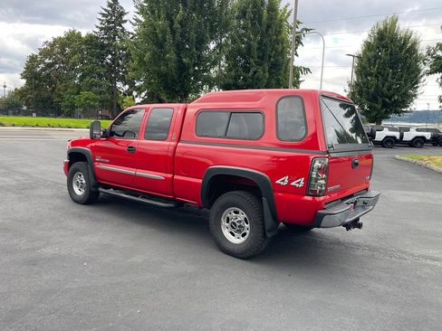 Used 2004 GMC Sierra 2500 SLE w/ Heavy-Duty Power Package AWD/4WD image 3