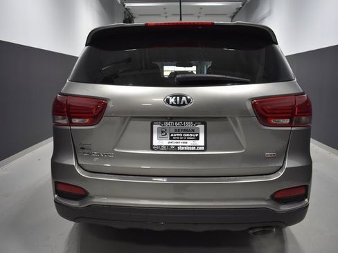 Used 2019 Kia Sorento L image 9