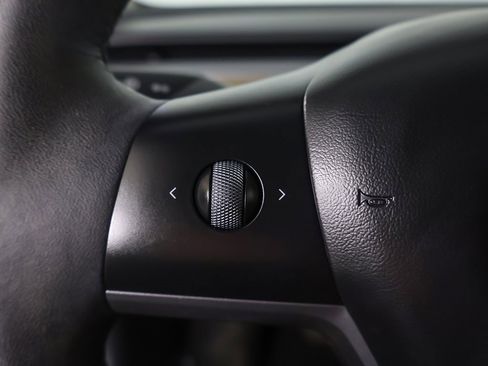 Used 2023 Tesla Model 3 Standard Range image 41