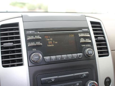 Used 2014 Nissan Frontier SV image 24