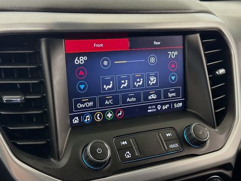 Used 2023 GMC Acadia SLE image 15