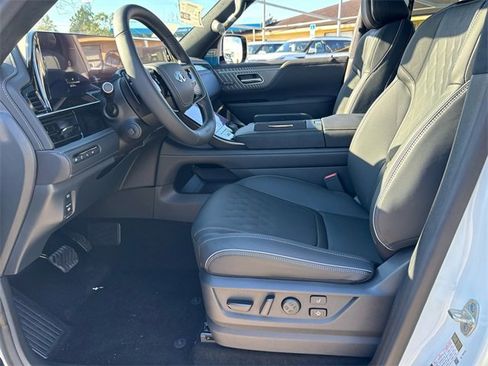 New 2026 INFINITI QX80 Autograph w/ Premium Cargo Package image 11