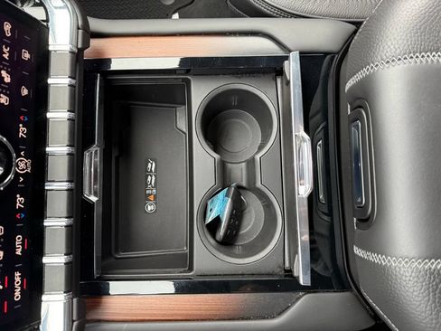 Used 2025 GMC Yukon XL Denali AWD/4WD image 38