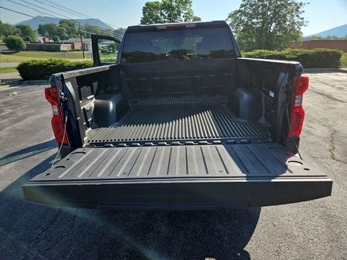 Used 2023 Chevrolet Silverado 1500 LT AWD/4WD image 24