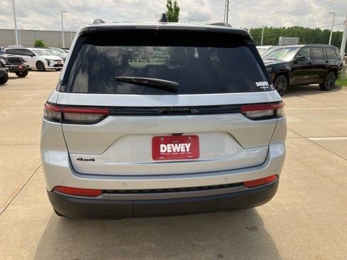New 2026 Jeep Grand Cherokee Limited w/ Limited Altitude Package AWD/4WD image 7