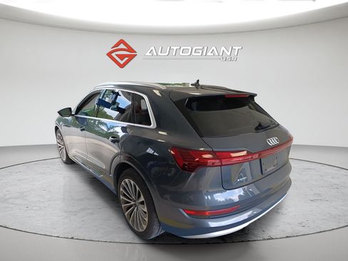 Used 2019 Audi e-tron Prestige w/ Prestige Package AWD/4WD image 3