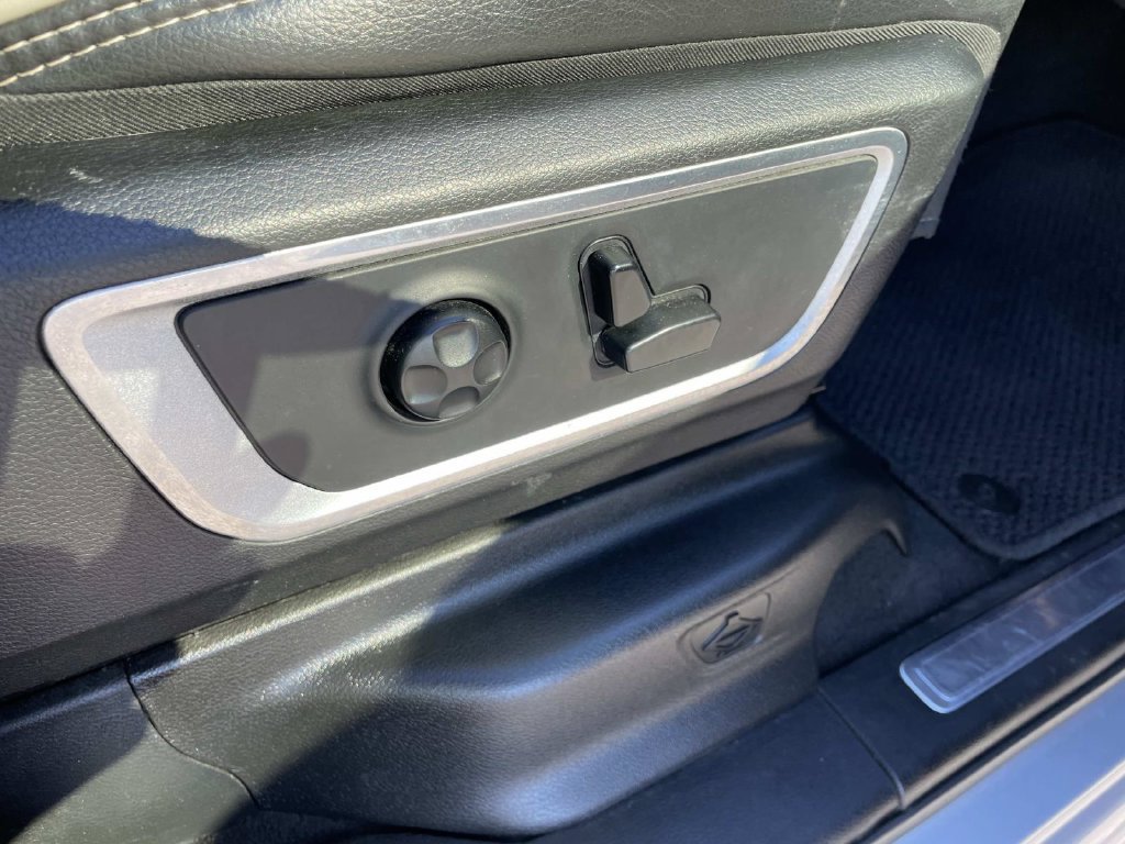 Used 2019 RAM 1500 Laramie AWD/4WD image 32