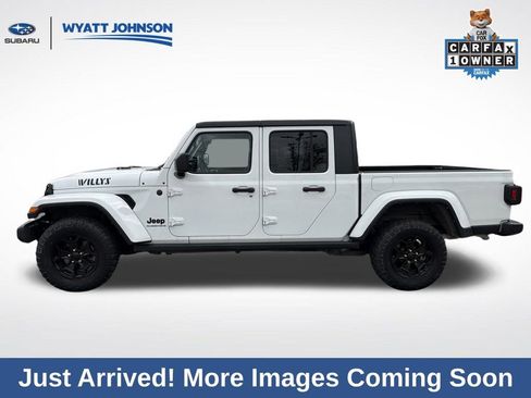 Used 2023 Jeep Gladiator Willys image 3