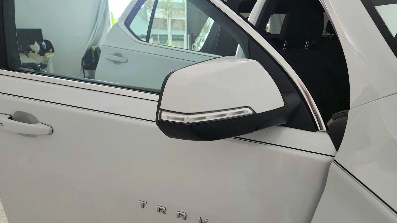 Used 2023 Chevrolet Traverse LT FWD image 35
