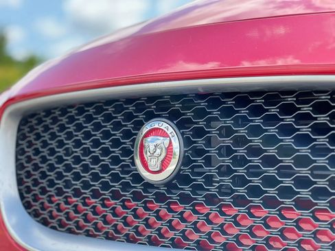 Used 2017 Jaguar XE R-Sport AWD/4WD image 9