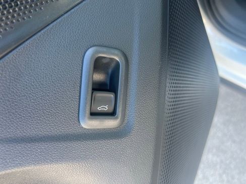 New 2026 Volkswagen Tiguan SE image 55