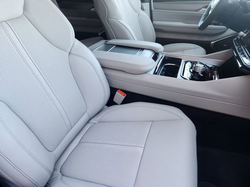 New 2026 Jeep Grand Wagoneer 4WD w/ Premium Group I image 13