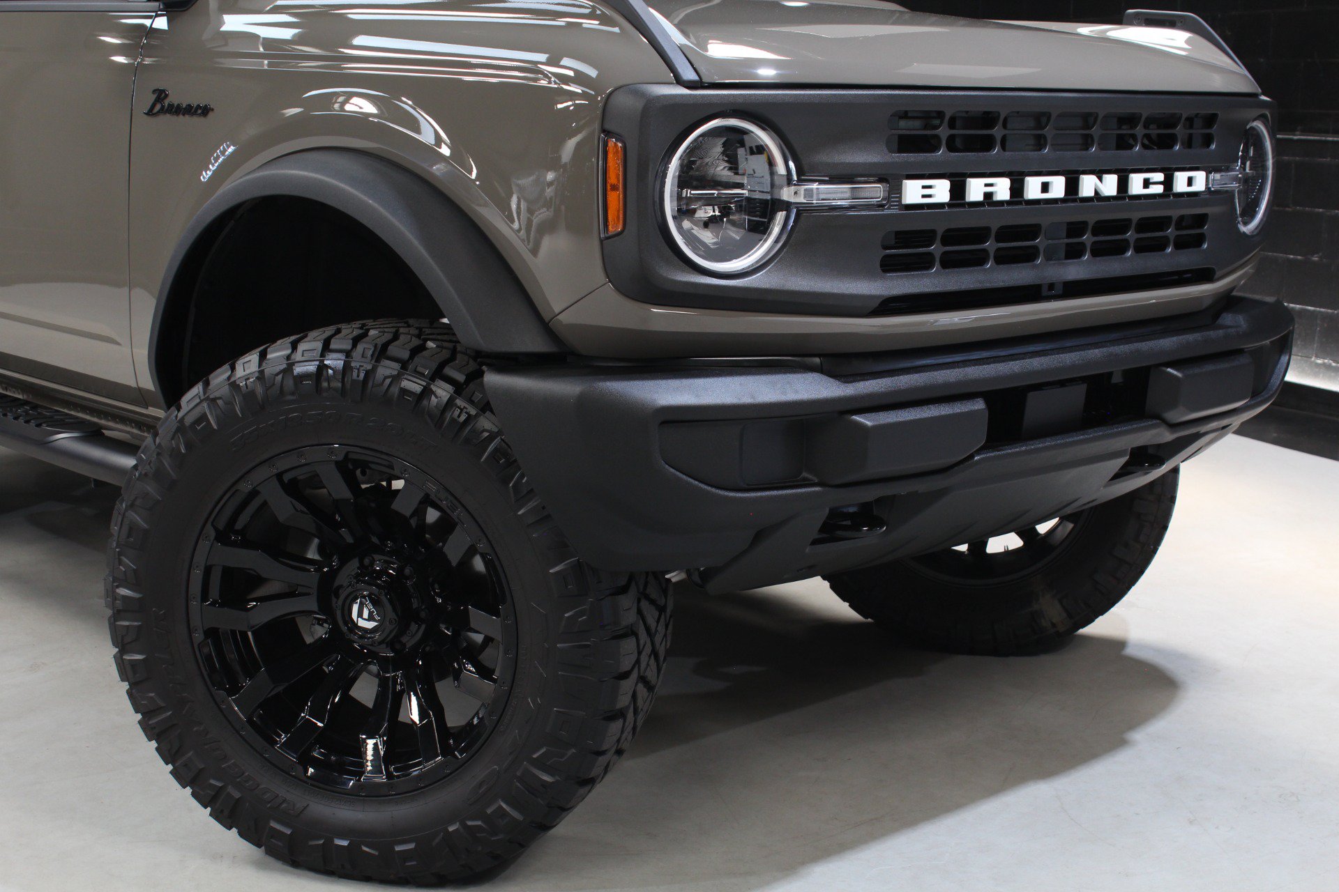 Used 2025 Ford Bronco 4-Door AWD/4WD image 4