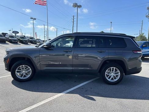 Used 2023 Jeep Grand Cherokee L Laredo w/ Luxury Tech Group I AWD/4WD image 5