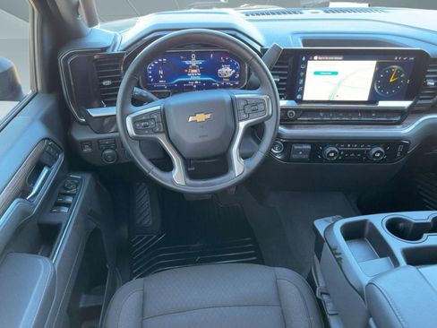 Used 2025 Chevrolet Silverado 2500 LT w/ Convenience Package image 27