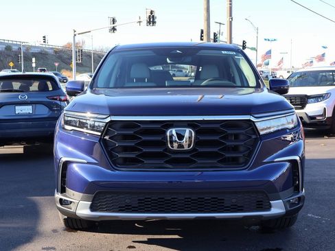 New 2025 Honda Pilot EX-L image 2