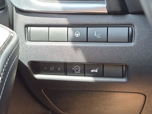 Used 2023 Nissan Rogue Platinum w/ Platinum Premium Package AWD/4WD image 19