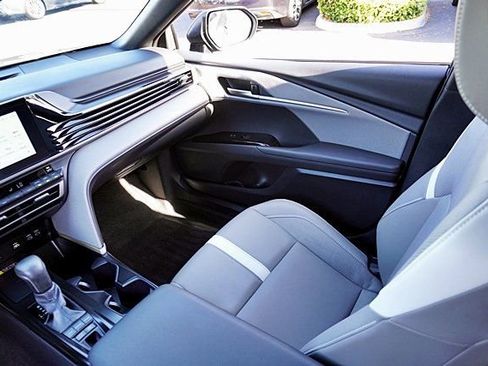 Used 2025 Toyota Camry SE w/ Convenience Package FWD image 21