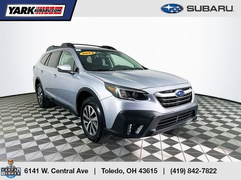 Used 2022 Subaru Outback Premium image 1