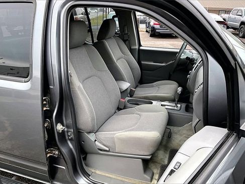 Used 2018 Nissan Frontier SV image 27