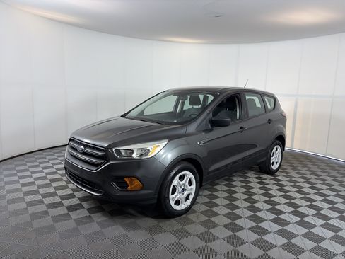 Used 2017 Ford Escape S FWD image 2