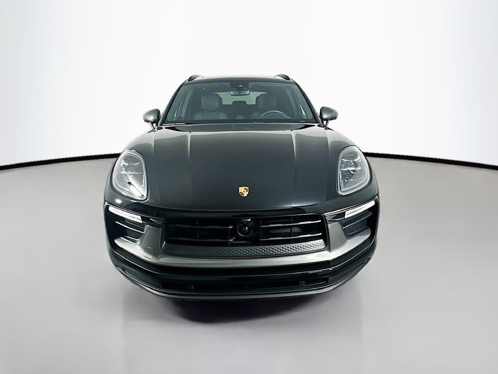 Certified 2026 Porsche Macan Turbo AWD/4WD image 6