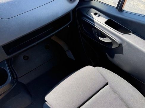 Used 2025 Mercedes-Benz Sprinter 2500 image 14