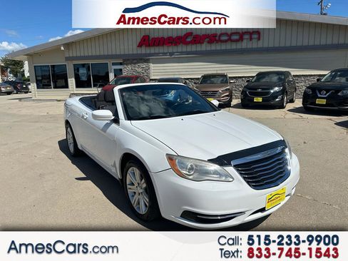 Used 2014 Chrysler 200 Touring image 1
