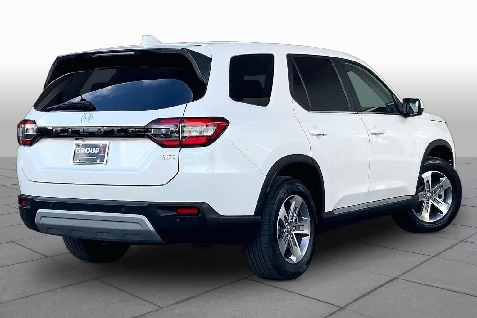 Used 2025 Honda Pilot EX-L image 13
