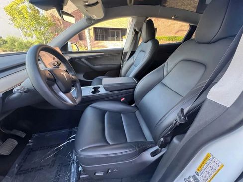 Used 2024 Tesla Model Y Long Range AWD/4WD image 14
