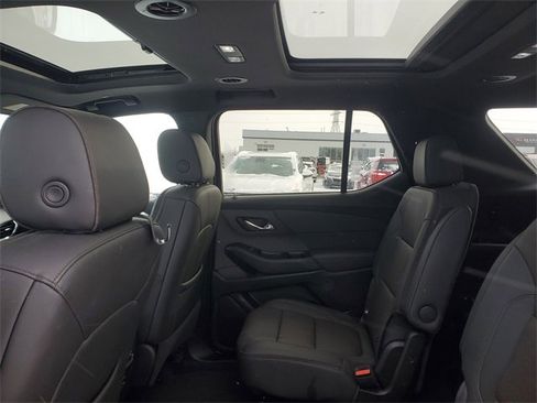 Used 2023 Chevrolet Traverse High Country image 12