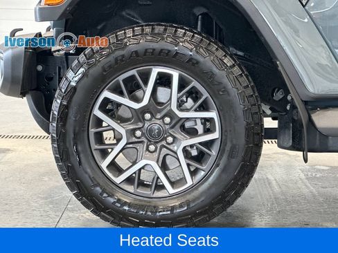 Used 2026 Jeep Wrangler Unlimited Sahara AWD/4WD image 11