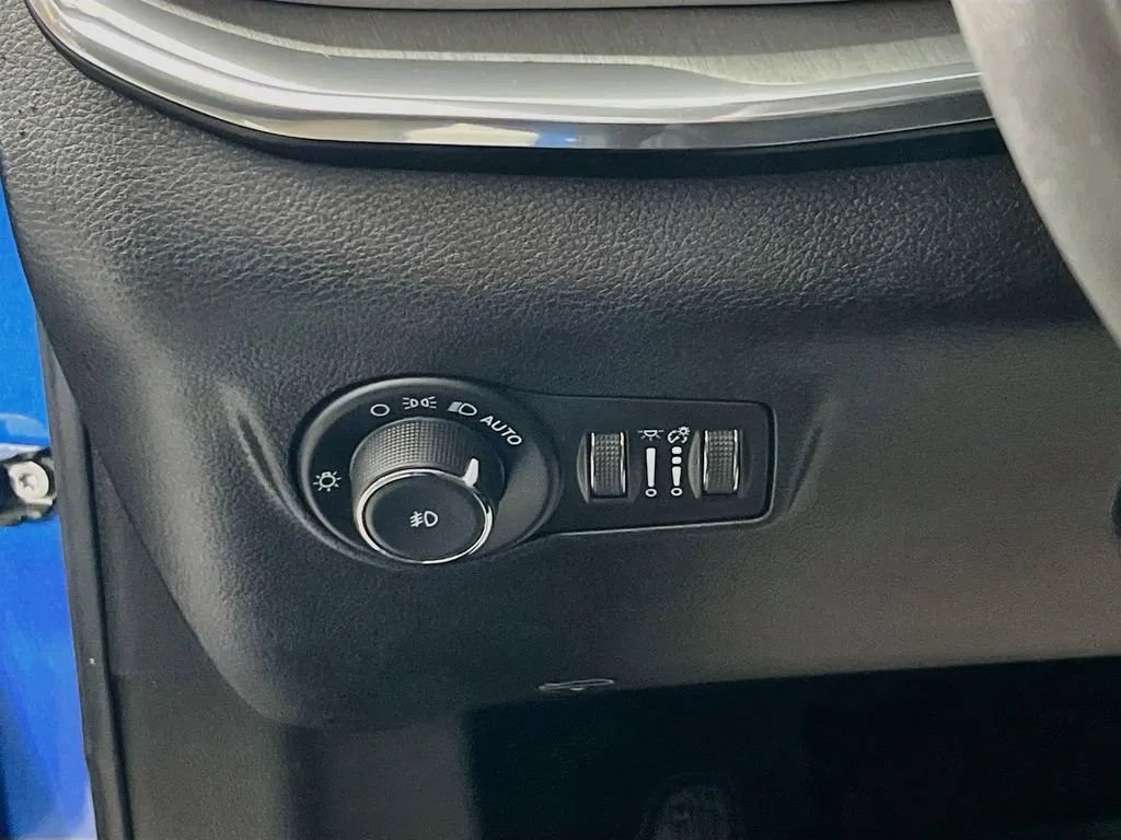 Used 2023 Jeep Compass Limited AWD/4WD image 11