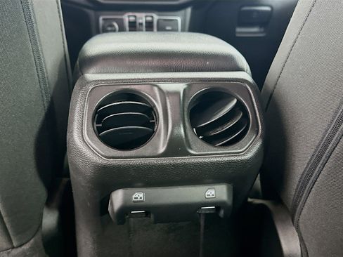 Used 2023 Jeep Wrangler Unlimited w/ Cold Weather Group image 26