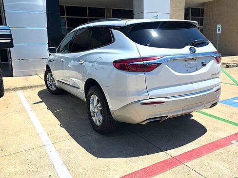 Used 2019 Buick Enclave Essence FWD image 9