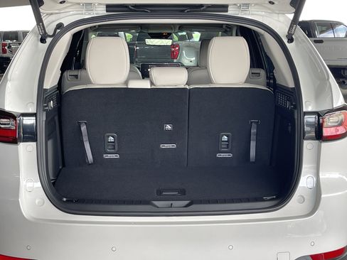 New 2025 MAZDA CX-90 Plug-In Hybrid w/ Preferred image 17