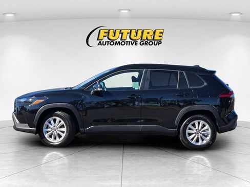 Certified 2026 Toyota Corolla Cross LE w/ Moonroof Package FWD image 9
