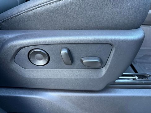 New 2026 GMC Sierra 2500 SLT image 13