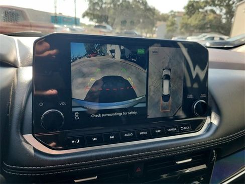 Used 2022 Nissan Rogue SL w/ SL Premium Package image 24