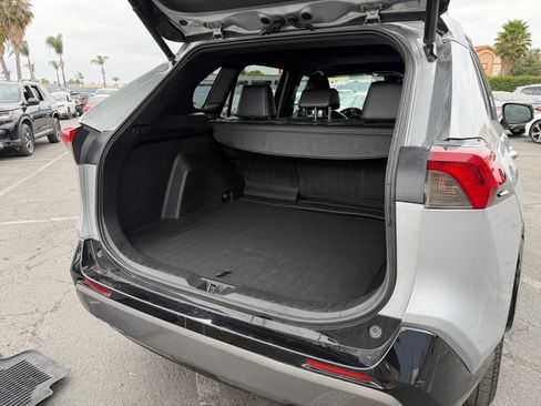 Used 2020 Toyota RAV4 XSE w/ XSE Grade Weather Package AWD/4WD image 18