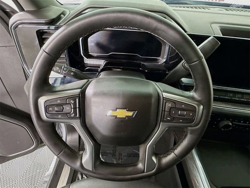 Used 2025 Chevrolet Silverado 2500 LTZ w/ LTZ Convenience Package image 20