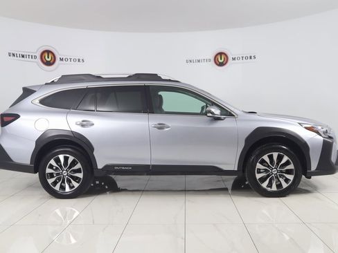 Used 2025 Subaru Outback Touring XT image 2