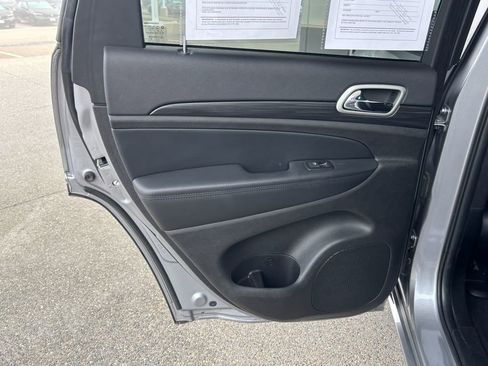 Used 2021 Jeep Grand Cherokee Laredo X image 26