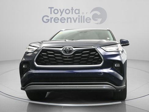 Used 2022 Toyota Highlander Platinum FWD image 23