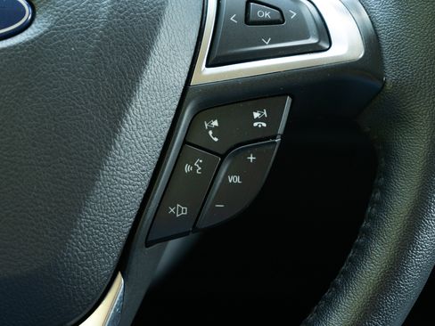 Used 2024 Ford Edge Titanium image 23