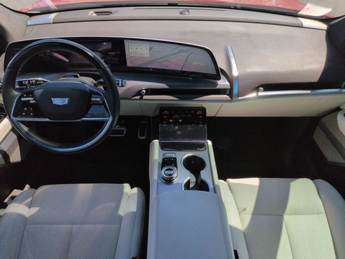 Used 2026 Cadillac Vistiq Sport w/ LPO, Floor Liner Package image 29