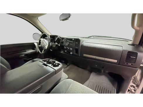 Used 2008 GMC Sierra 1500 SLE w/ Z71 Off-Road Package RWD image 18